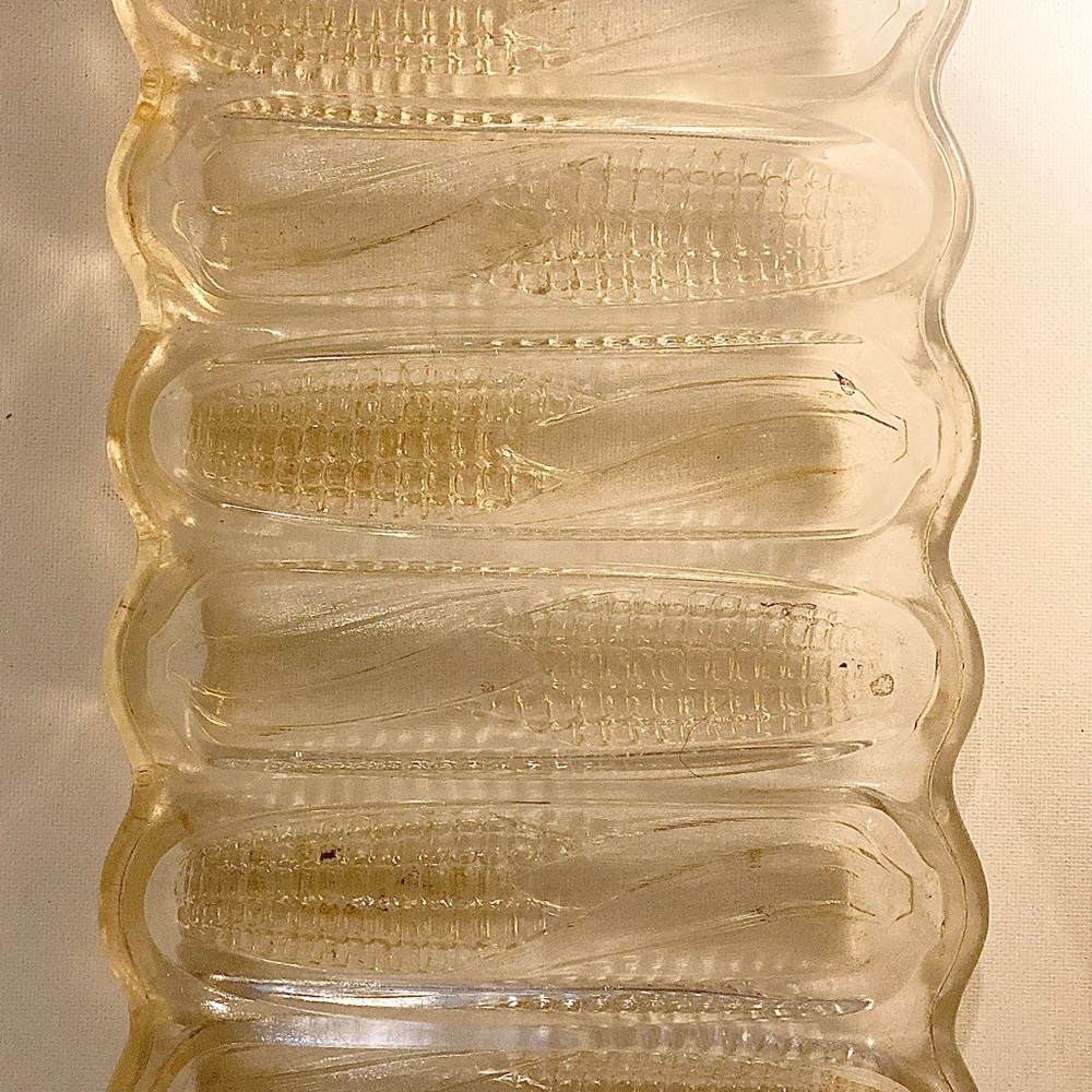 Vintage Miracle maize cornbread baker